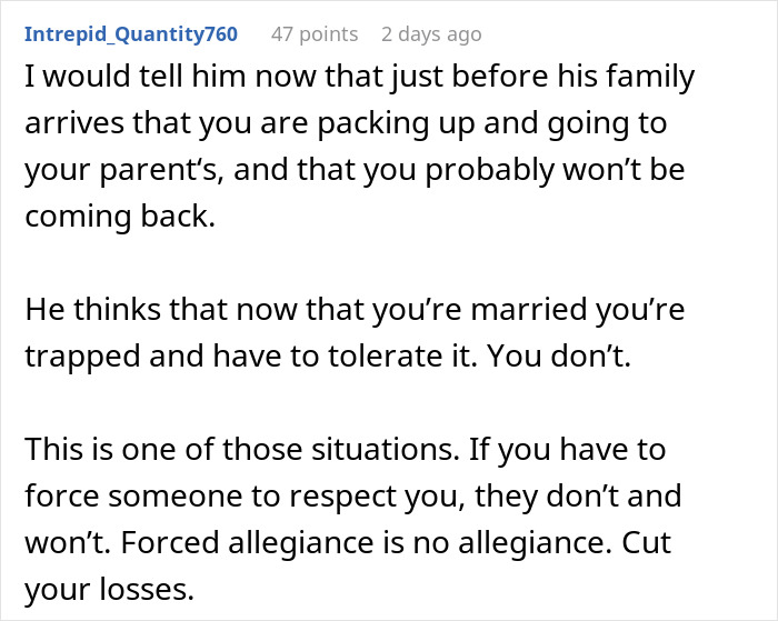 Comentario que aconseja a una esposa que se siente herida y faltada al respeto después de que su esposo aprueba la estadía de 6 semanas de la familia sin preguntarle.