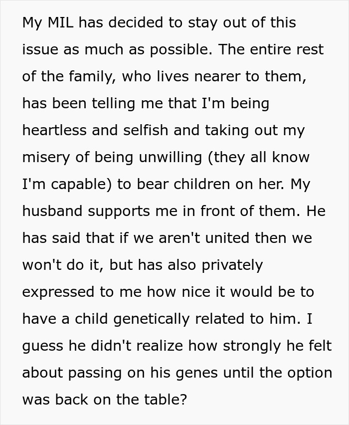 Extracto de texto sobre una mujer que quiere que su hermano adopte a su bebé y tiene conflictos con su cuñada por la maternidad.