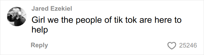 Captura de pantalla de un comentario de TikTok en respuesta a una publicación sobre horribles fotos de compromiso y la desconcertante excusa del fotógrafo.